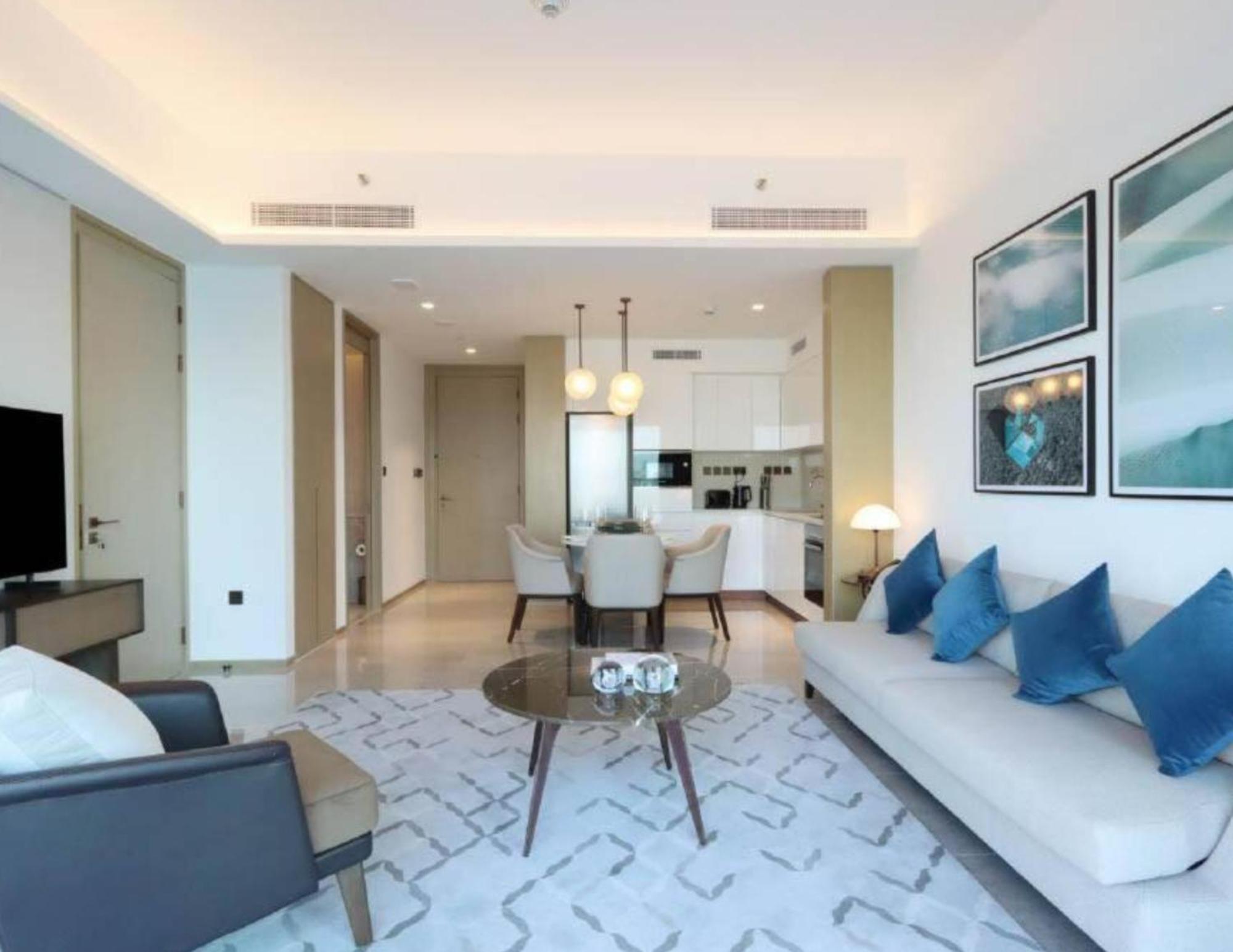 Burj Khalifa And Sea View, Bar, & Restaurant Apartment *